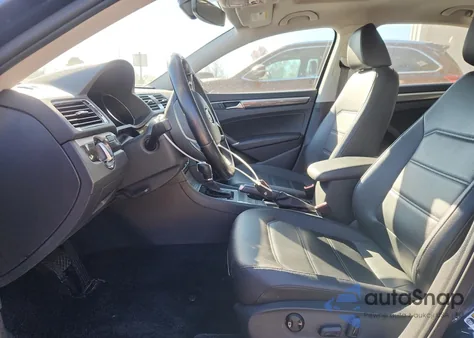 2018 Volkswagen Passat Se z USA, uszkodzony, nr VIN 1VWBA7A3XJC020213